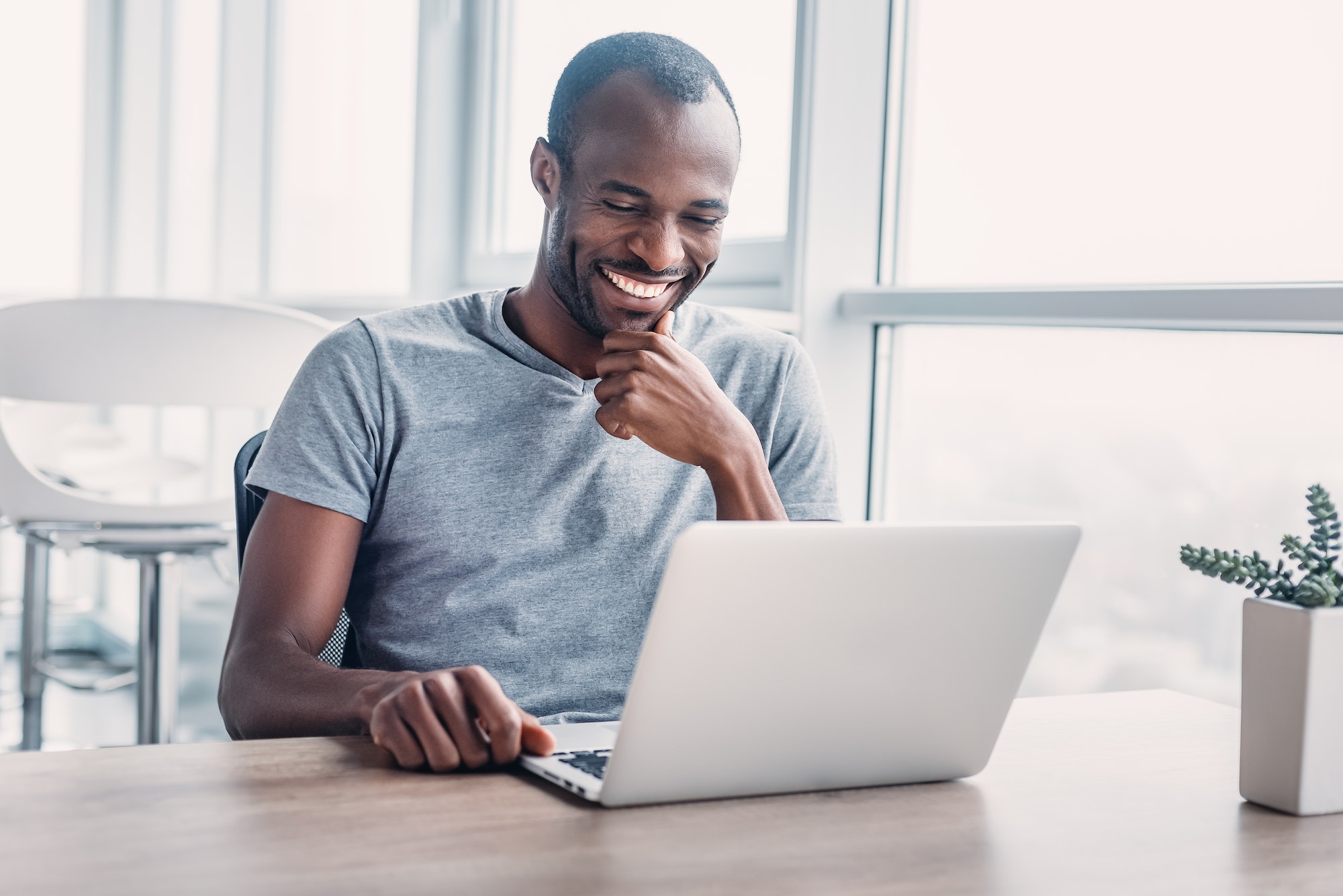 The Art of Color Coding Your Project Status: How to Keep Your Boss Happy with Red, Yellow, and Green